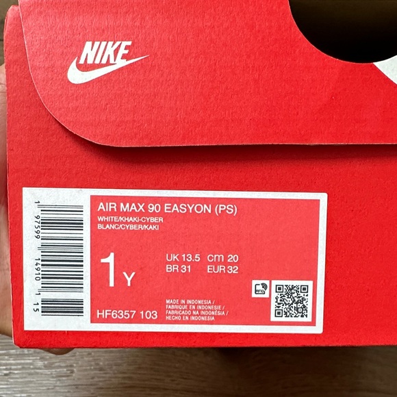 Nike White and Yellow Athletic Sneakers - Picture 2 of 4